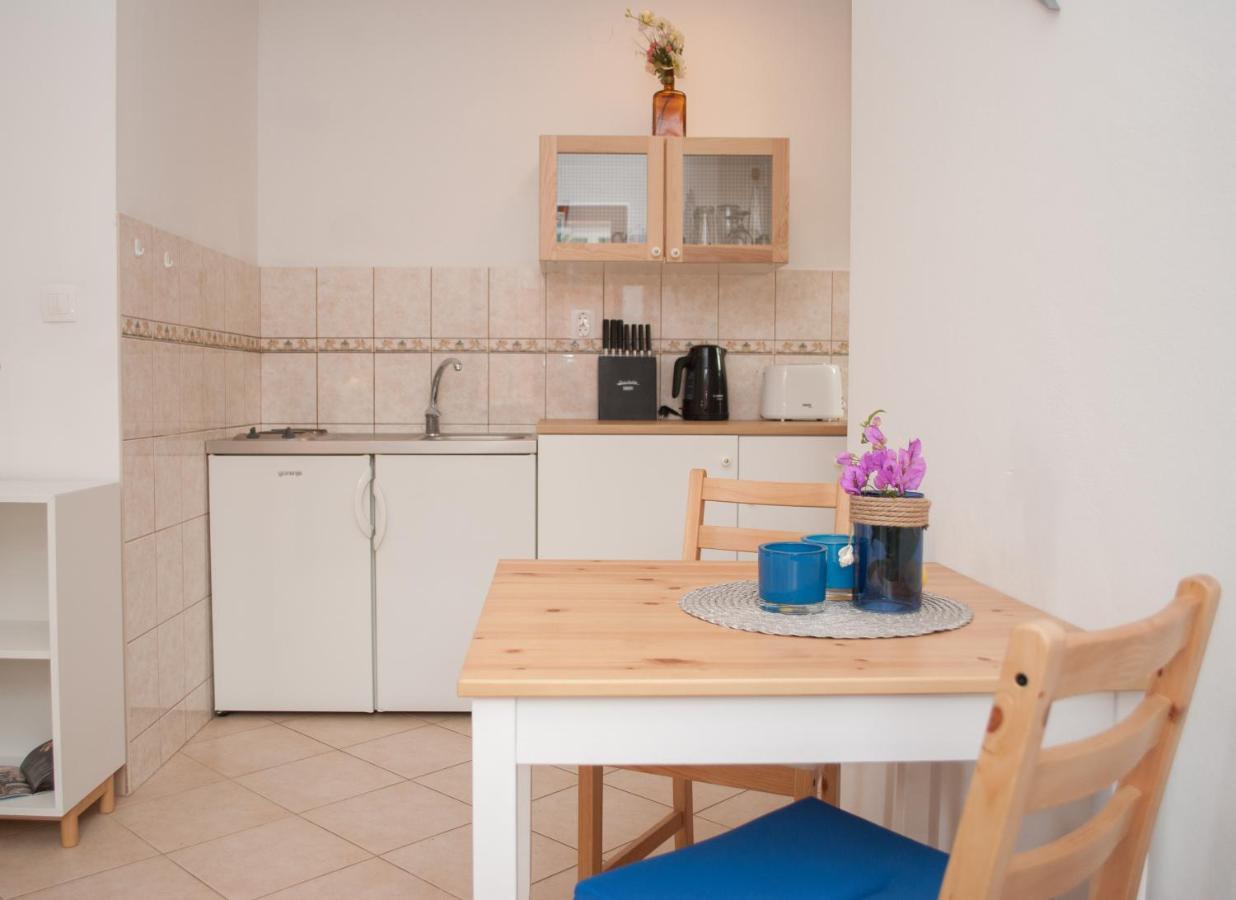 Apartments Dilk Вис Экстерьер фото