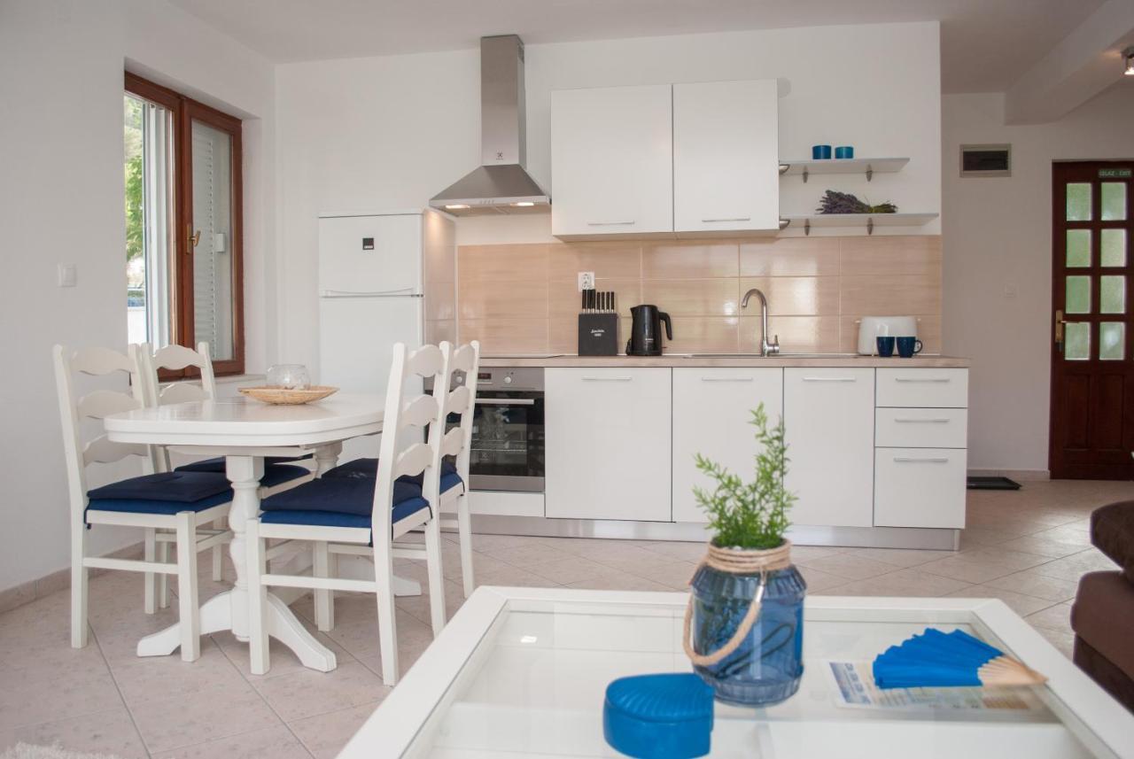 Apartments Dilk Вис Экстерьер фото
