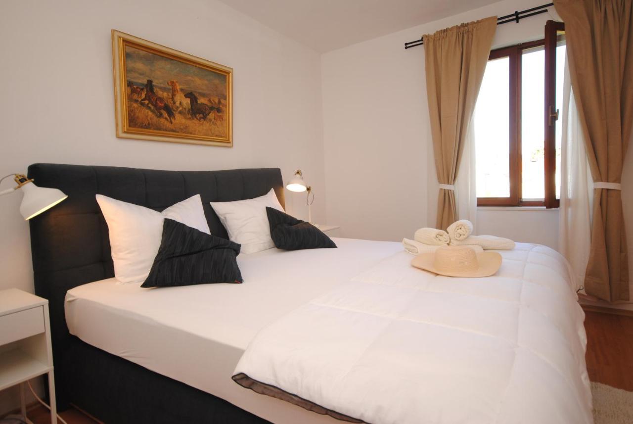 Apartments Dilk Вис Экстерьер фото