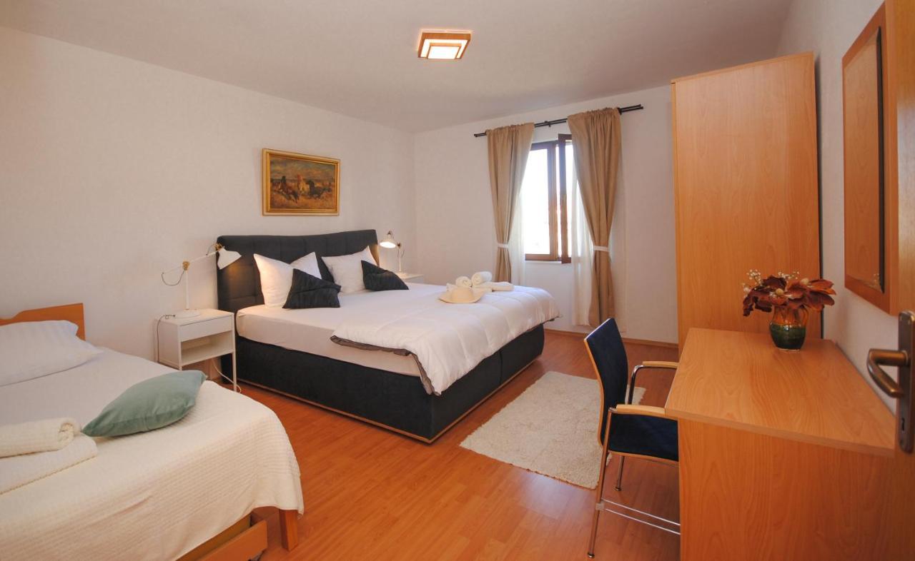 Apartments Dilk Вис Экстерьер фото