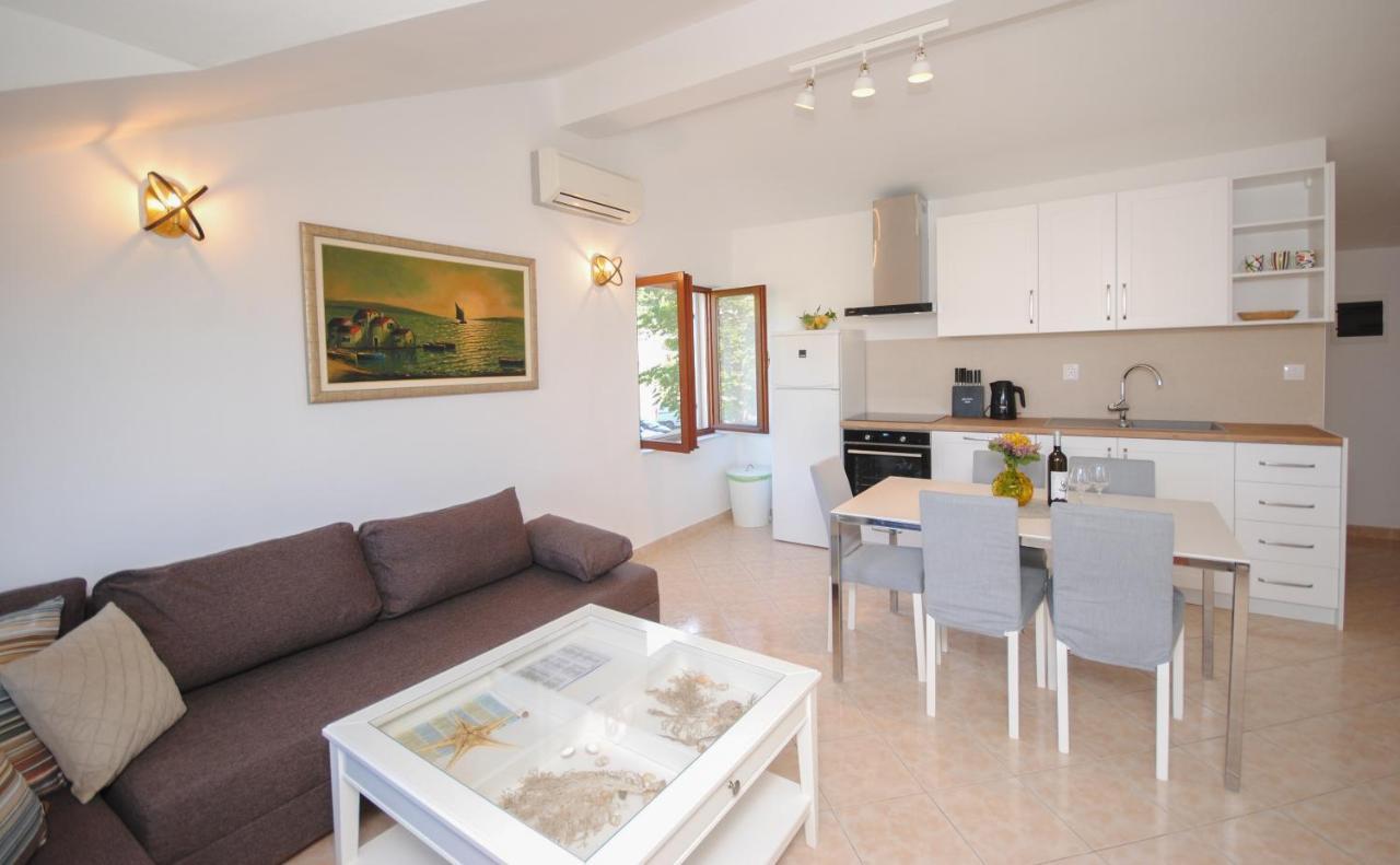 Apartments Dilk Вис Экстерьер фото